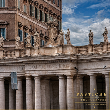 Vatican colonnade statues
